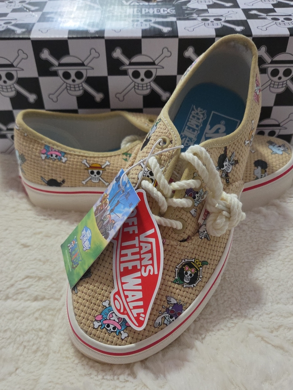 NIB One Piece Straw Hat Vans